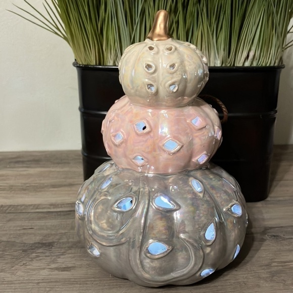GORGEOUS! LUSTROUS LIGHT UP CERAMIC PUMPKIN PINK, SILVER AND CREAM - Picture 1 of 14